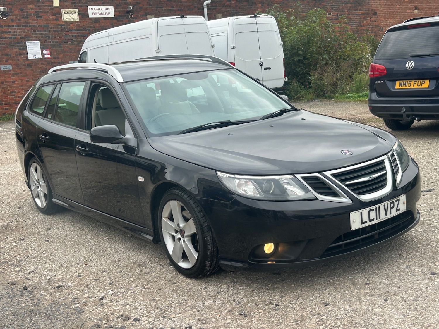 Used Saab 9-3 2011 for sale - 76289651: Photo 4