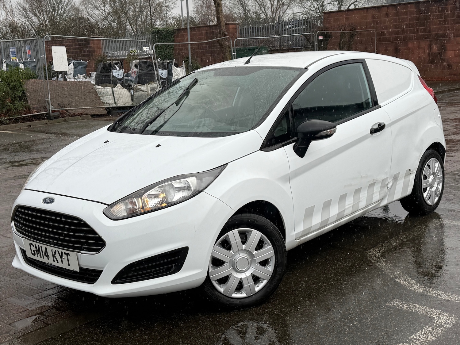 Used Ford Fiesta 2014 for sale - 77475542: Photo 2