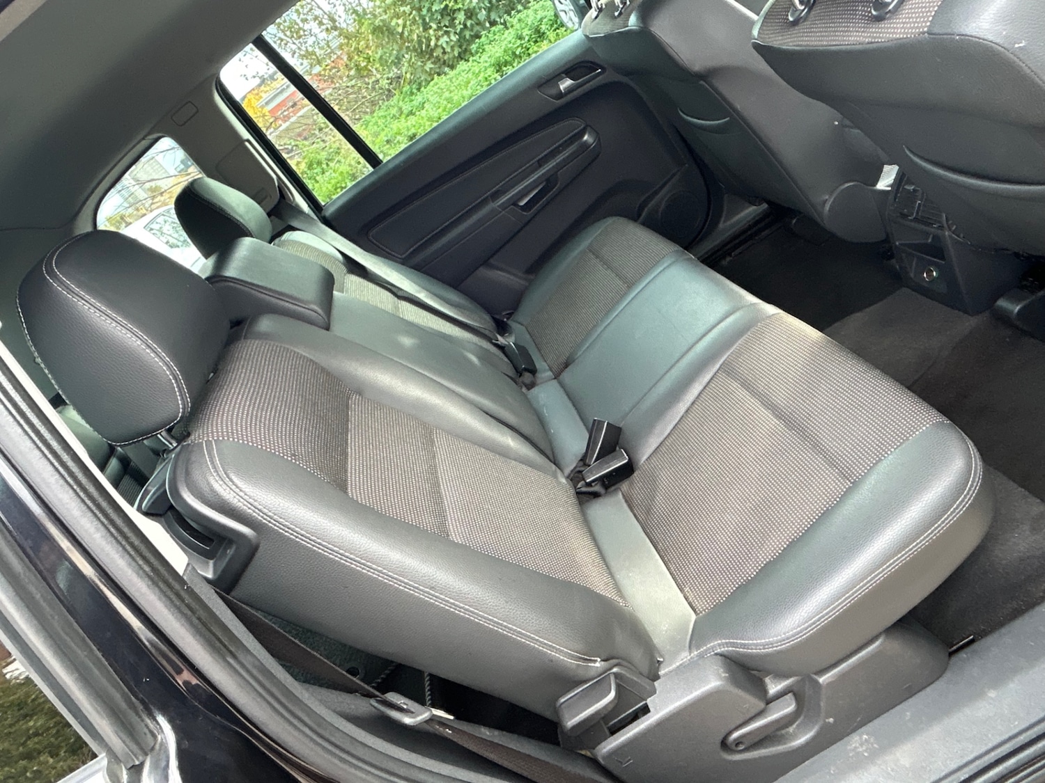 Used Vauxhall Zafira 2010 for sale - 76364998: Photo 12