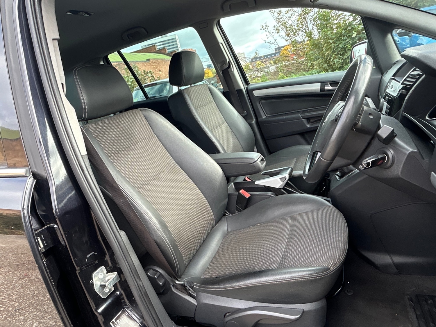 Used Vauxhall Zafira 2010 for sale - 76364998: Photo 13