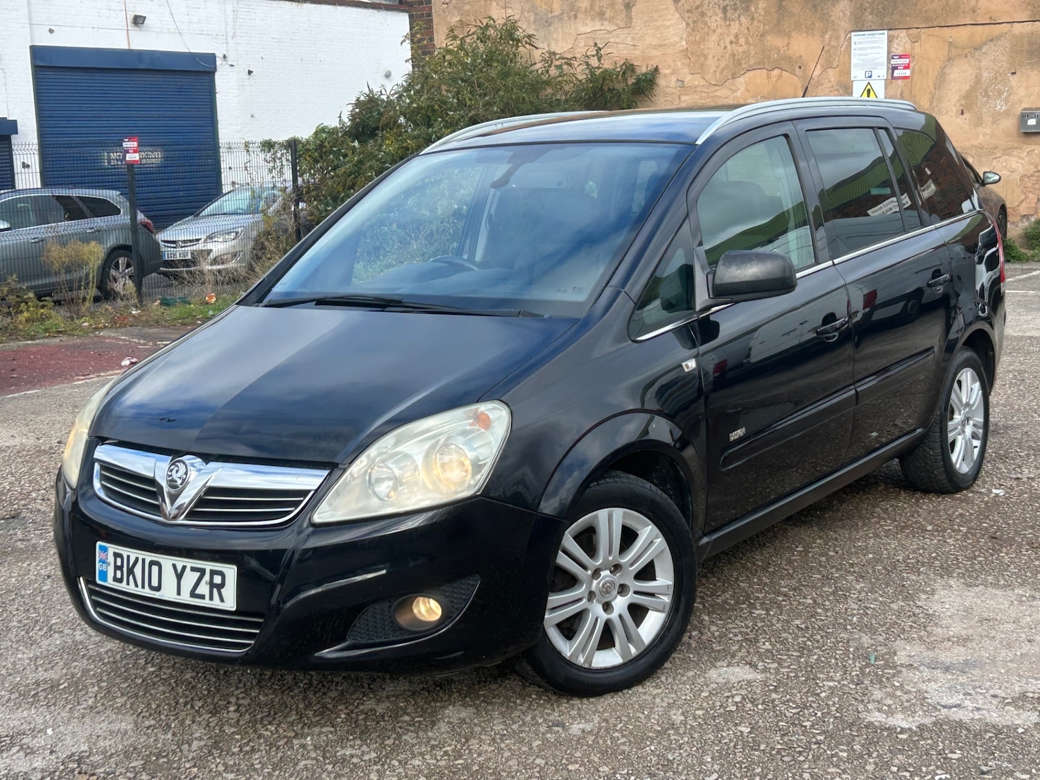 Used Vauxhall Zafira 2010 for sale - 76364998: Photo 2
