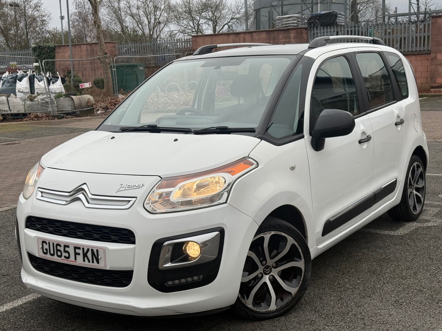 Used Citroen C3 Picasso 2015 for sale - 77778077: Photo 2