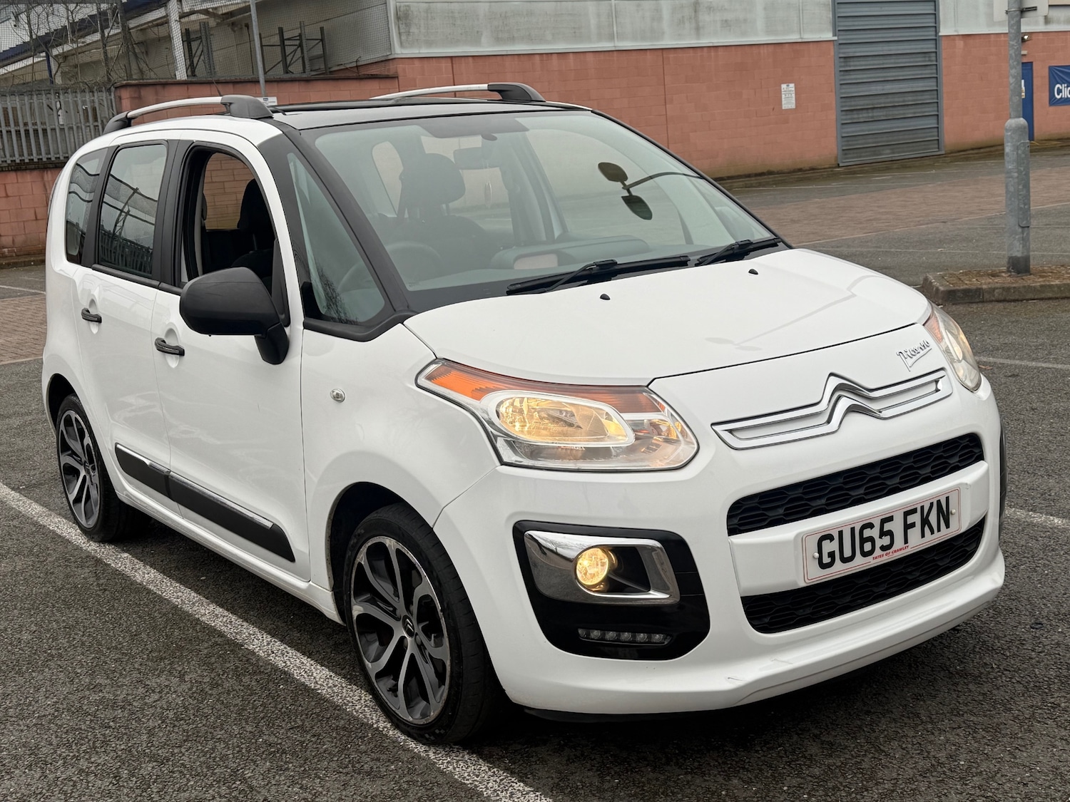 Used Citroen C3 Picasso 2015 for sale - 77778077: Photo 3