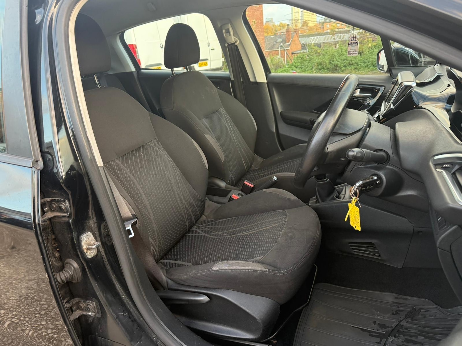 Used Peugeot 208 2012 for sale - 76384583: Photo 14