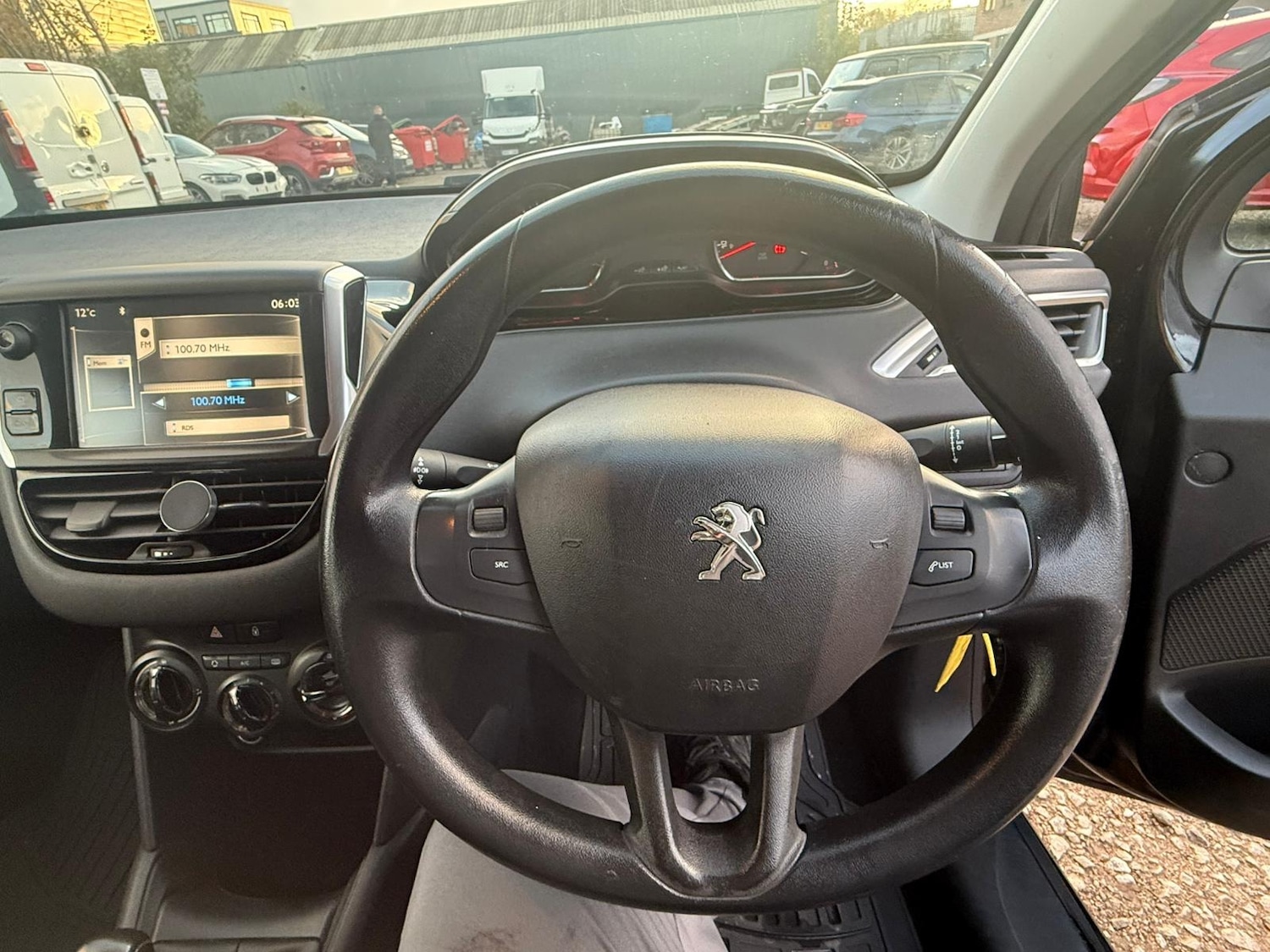 Used Peugeot 208 2012 for sale - 76384583: Photo 16