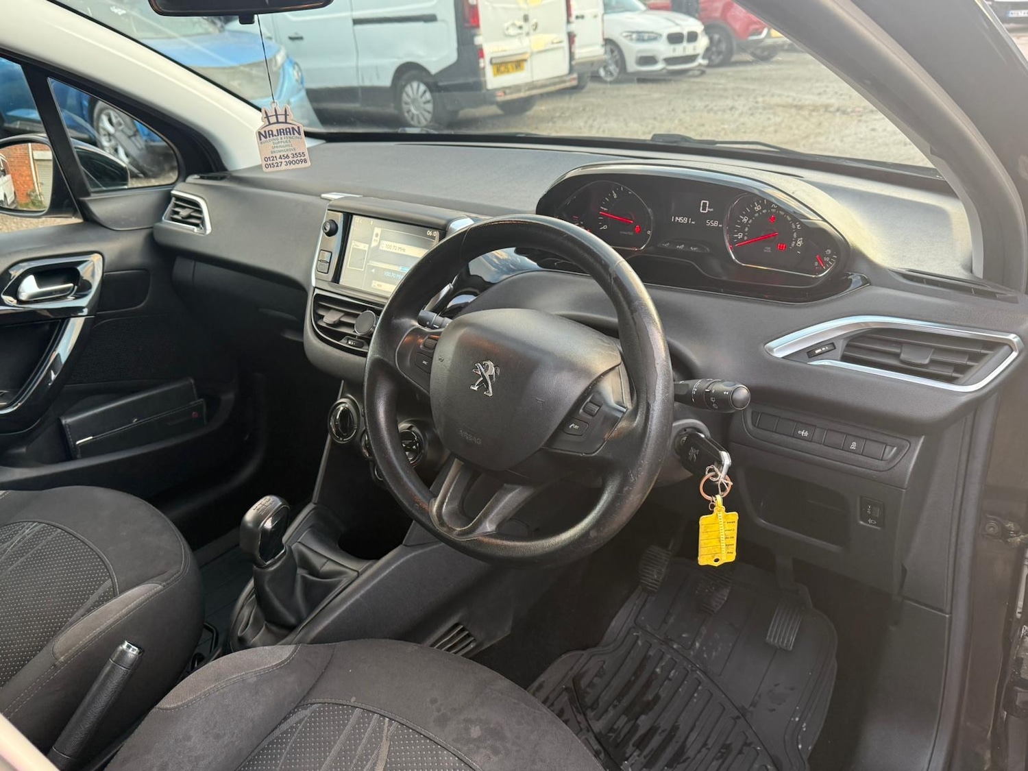 Used Peugeot 208 2012 for sale - 76384583: Photo 17