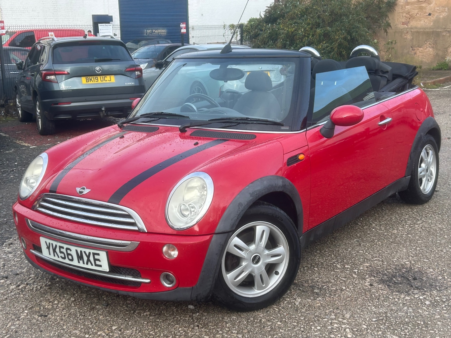 Used MINI Convertible 2006 for sale - 76449702: Photo 2