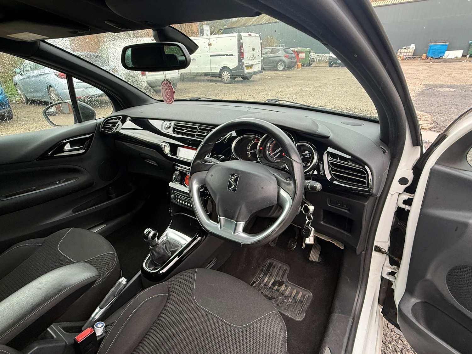 Used Citroen DS3 2014 for sale - 76742275: Photo 9