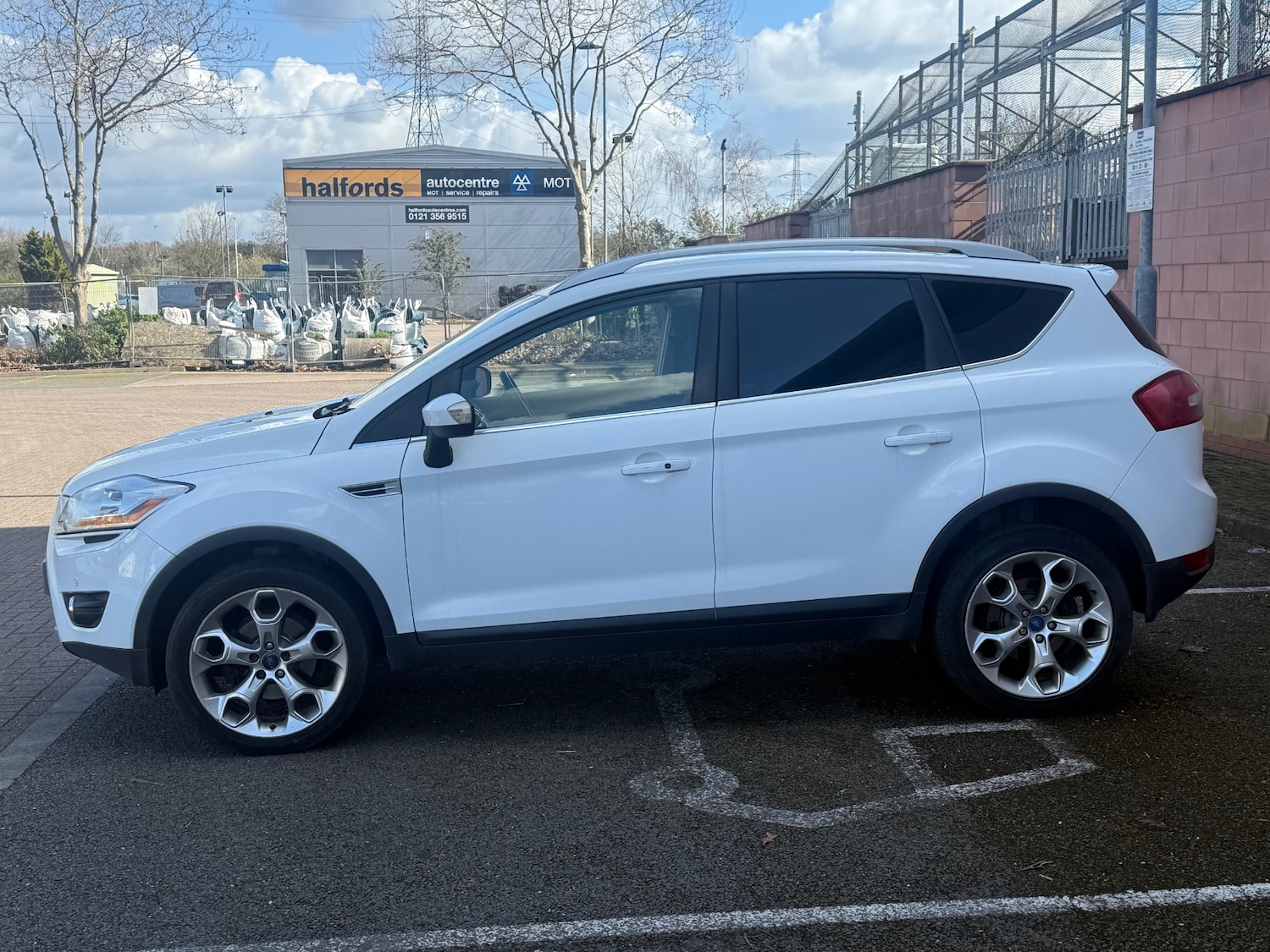 Used Ford Kuga 2012 for sale - 77889221: Photo 6