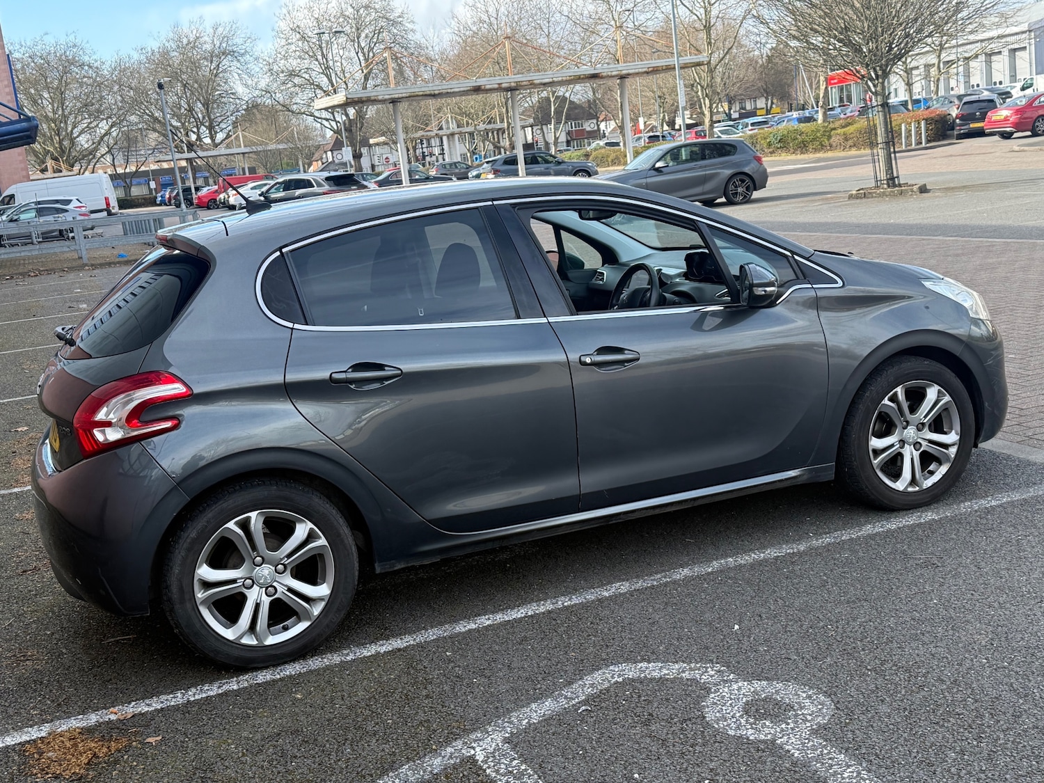 Used Peugeot 208 2014 for sale - 77877991: Photo 10