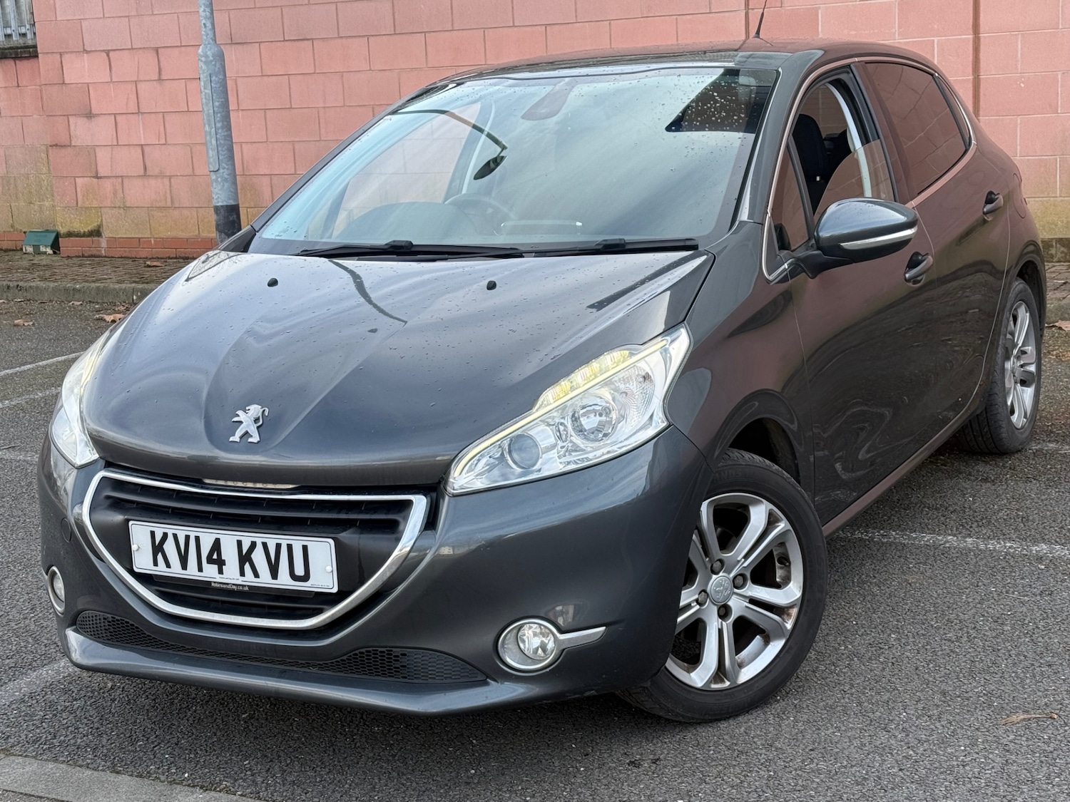 Used Peugeot 208 2014 for sale - 77877991: Photo 2