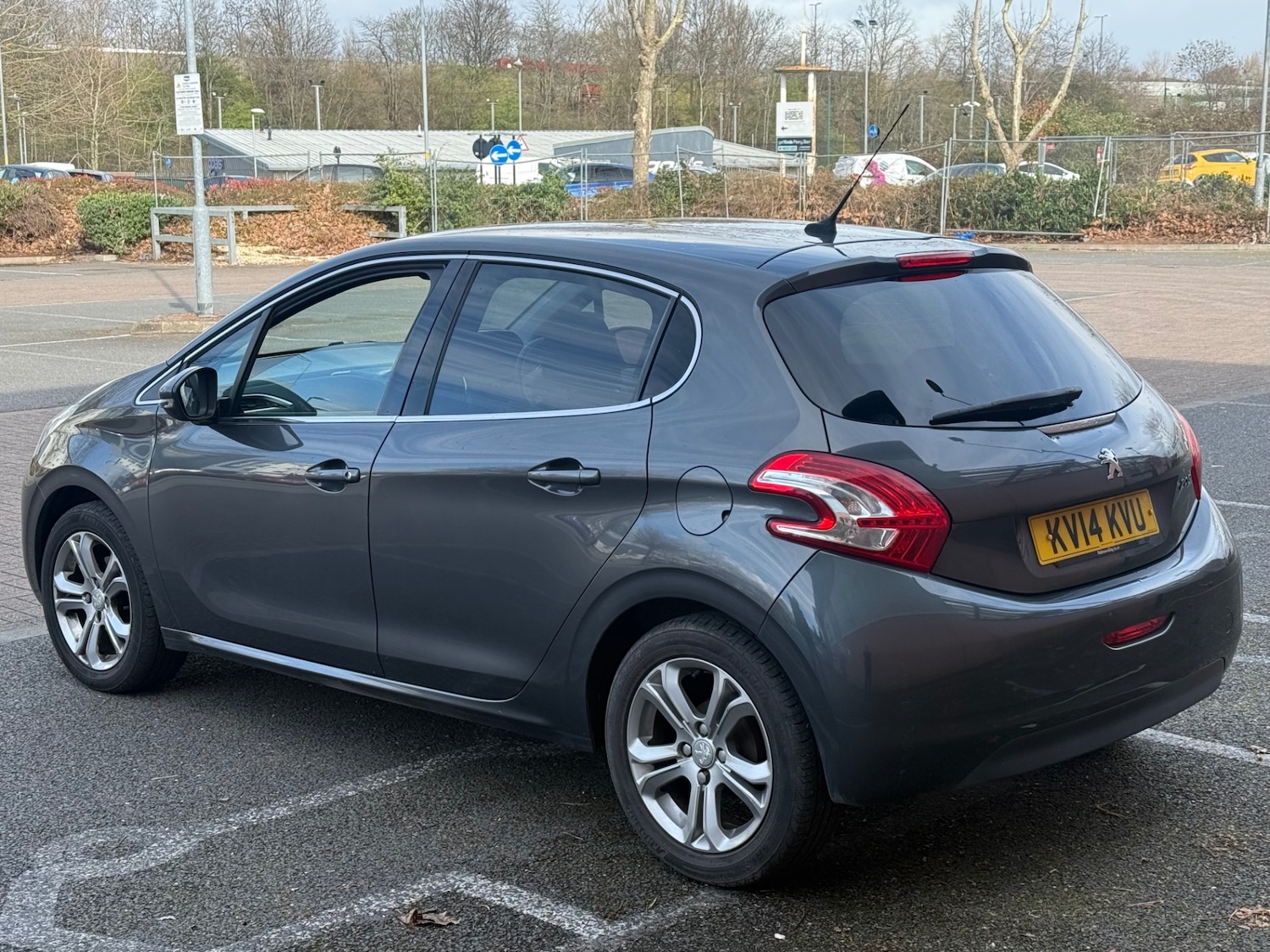 Used Peugeot 208 2014 for sale - 77877991: Photo 7
