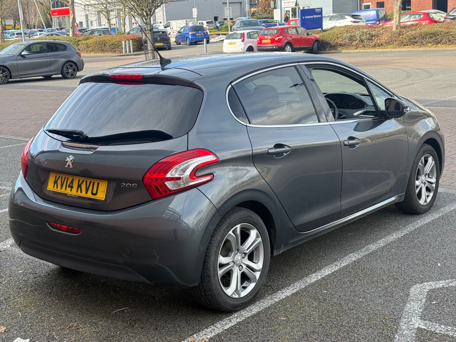 Used Peugeot 208 2014 for sale - 77877991: Photo 9