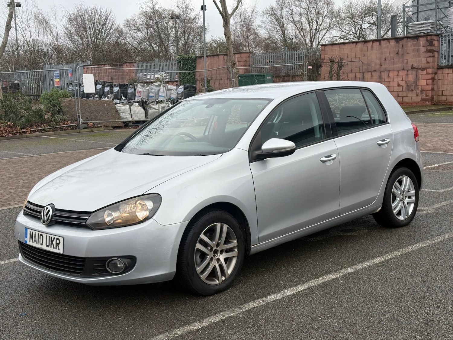 Used Volkswagen Golf 2010 for sale - 77225383: Photo 4