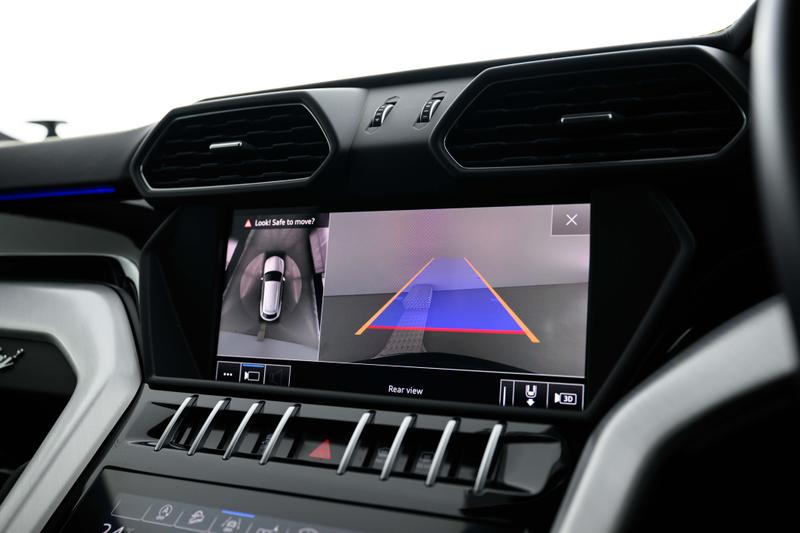 Used Lamborghini Urus 2019 for sale - 76862389: Photo 13