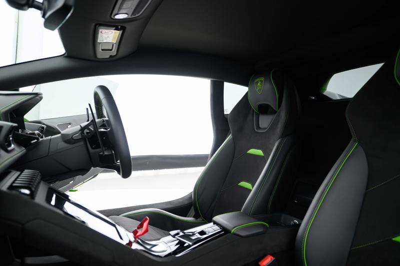 Used Lamborghini Huracan 2023 for sale - 77354552: Photo 17