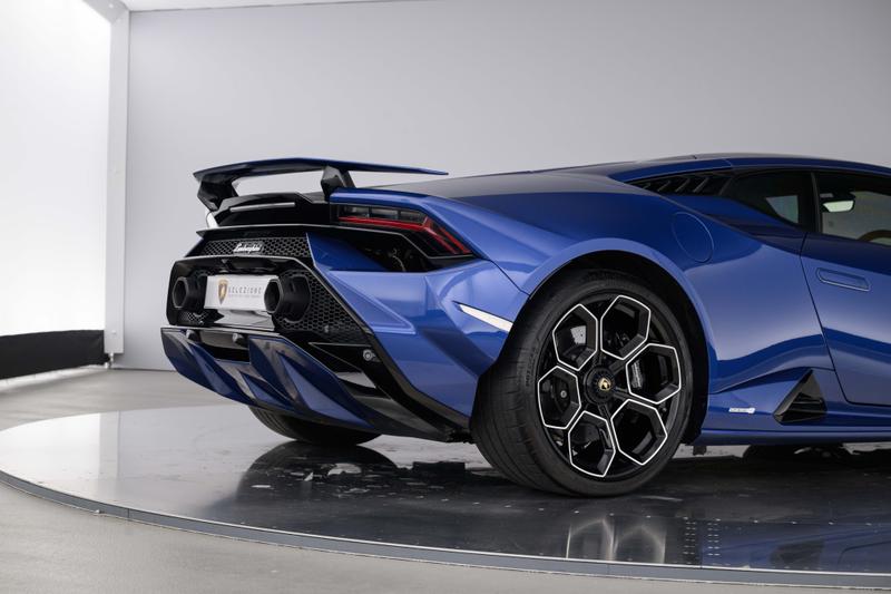 Used Lamborghini Huracan 2024 for sale - 76858792: Photo 19