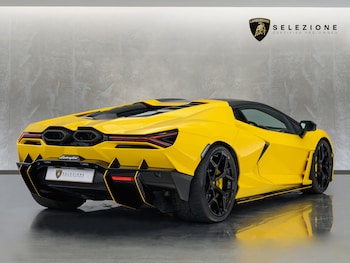 Used Lamborghini Revuelto 2024 for sale - 78903739: Photo