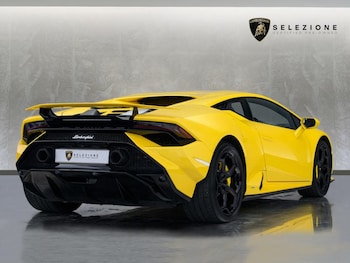 Used Lamborghini Huracan 2023 for sale - 77592773: Photo