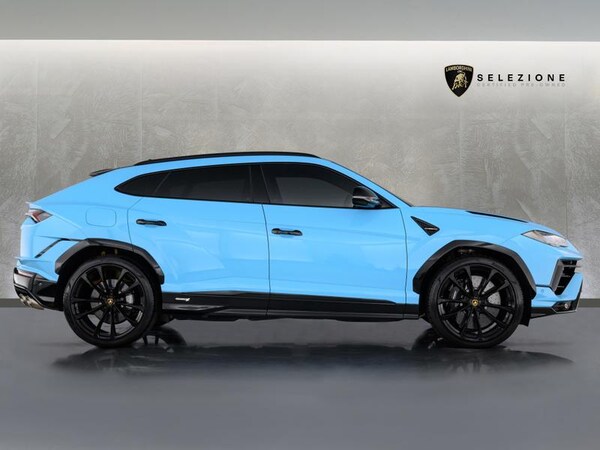 Used Lamborghini Urus 2023 for sale - 74703836: Photo 2