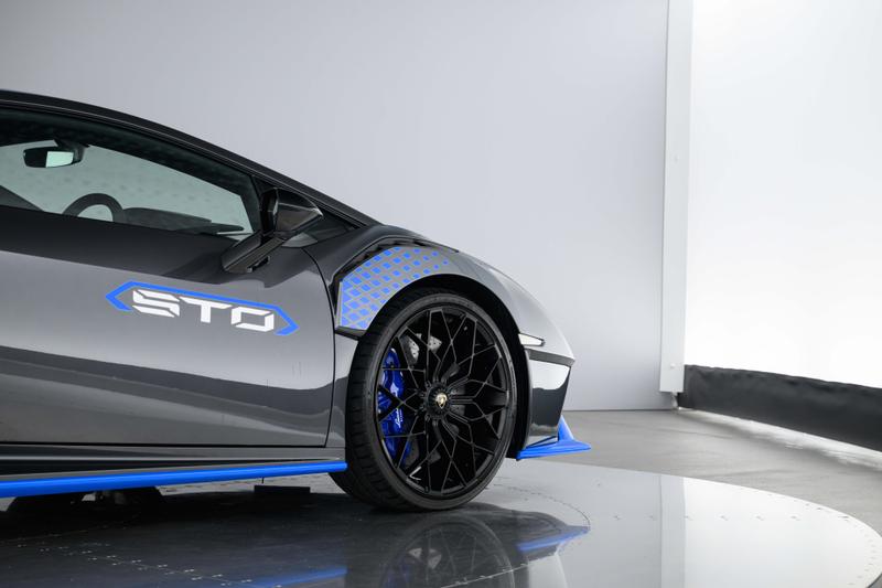 Used Lamborghini Huracan 2023 for sale - 76858790: Photo 20