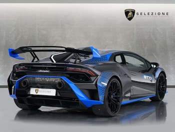 Used Lamborghini Huracan 2023 for sale - 76858790: Photo