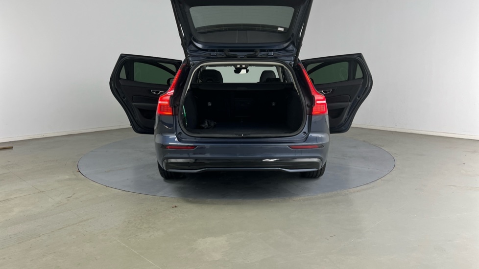 Used Volvo V60 2025 for sale - 77057854: Photo 32