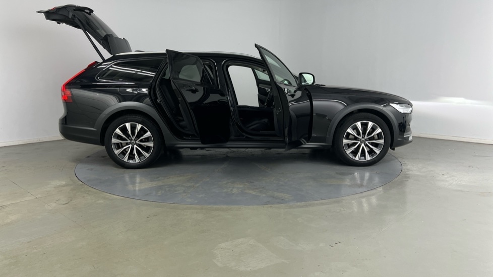 Used Volvo V90 2021 for sale - 76684086: Photo 25