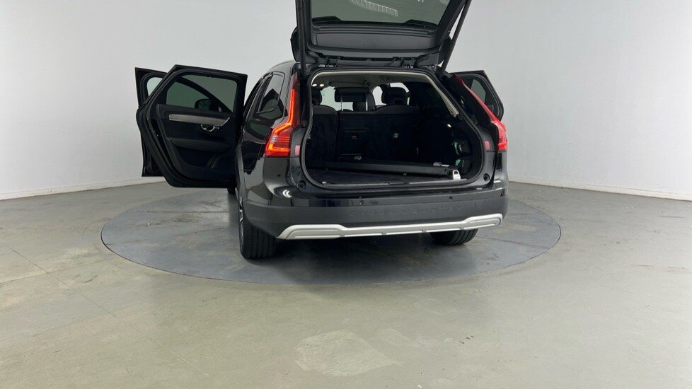 Used Volvo V90 2021 for sale - 76684086: Photo 32