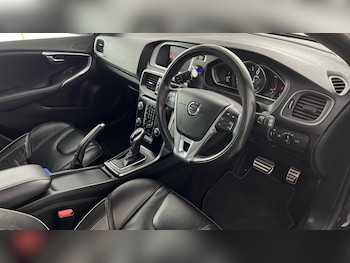 Used Volvo V40 2019 for sale - 78108656: Photo