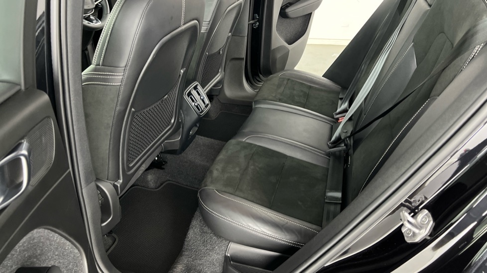 Used Volvo XC40 2021 for sale - 75828936: Photo 42