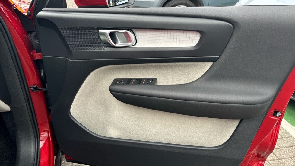 Used Volvo XC40 2019 for sale - 77893960: Photo 15