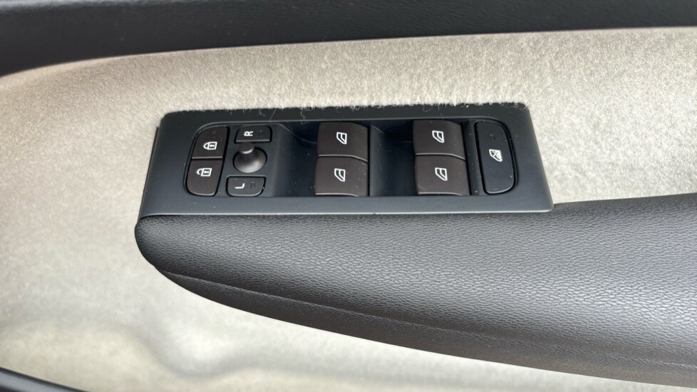 Used Volvo XC40 2019 for sale - 77893960: Photo 22