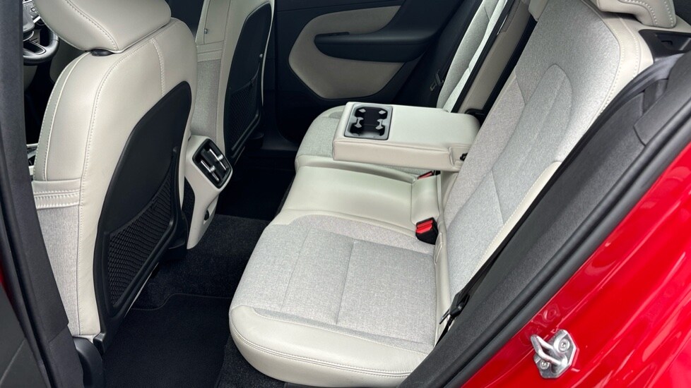 Used Volvo XC40 2019 for sale - 77893960: Photo 44