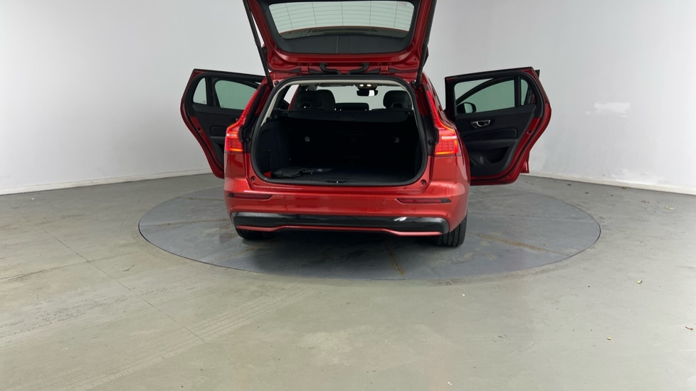 Used Volvo V60 2025 for sale - 77261606: Photo 31