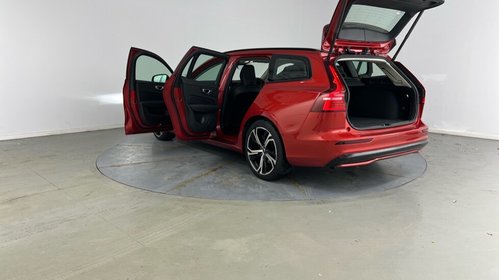 Used Volvo V60 2025 for sale - 77261606: Photo 34