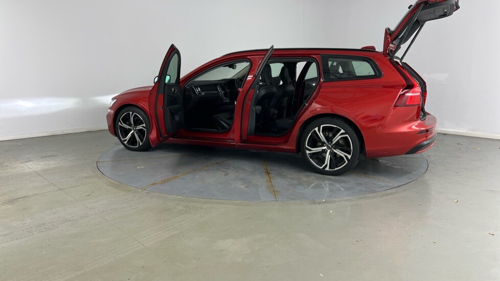 Used Volvo V60 2025 for sale - 77261606: Photo 36