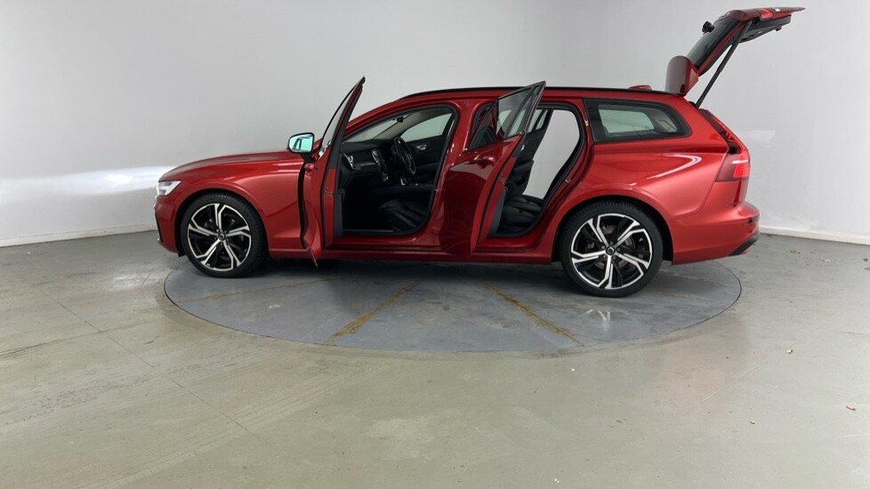 Used Volvo V60 2025 for sale - 77261606: Photo 37