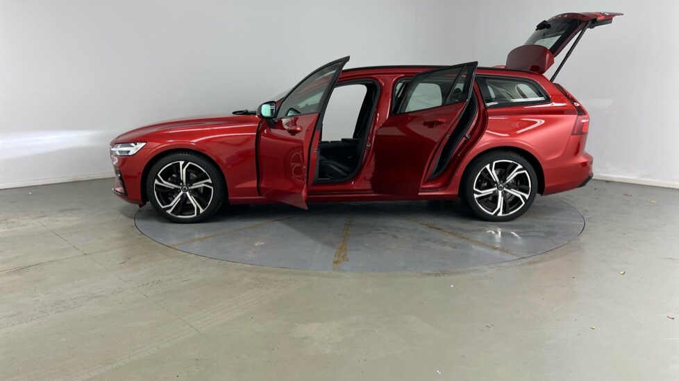 Used Volvo V60 2025 for sale - 77261606: Photo 38