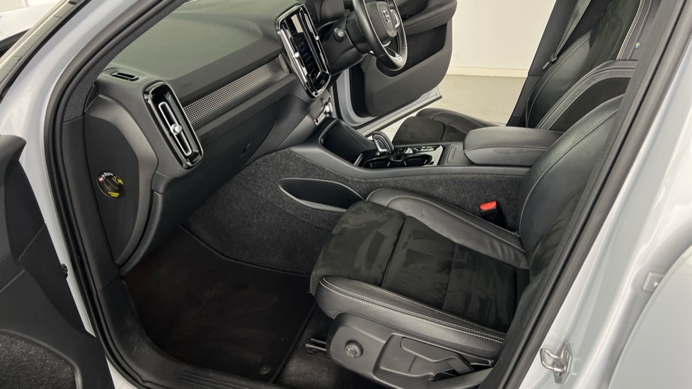 Used Volvo XC40 2021 for sale - 77133931: Photo 43
