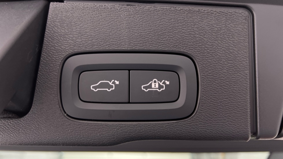 Used Volvo XC60 2025 for sale - 76597895: Photo 70