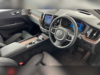 Used Volvo XC60 2023 for sale - 78219011: Photo