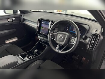 Used Volvo XC40 2025 for sale - 78463668: Photo