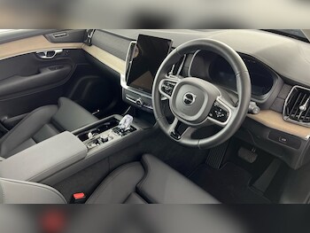 Used Volvo XC90 2025 for sale - 78254900: Photo