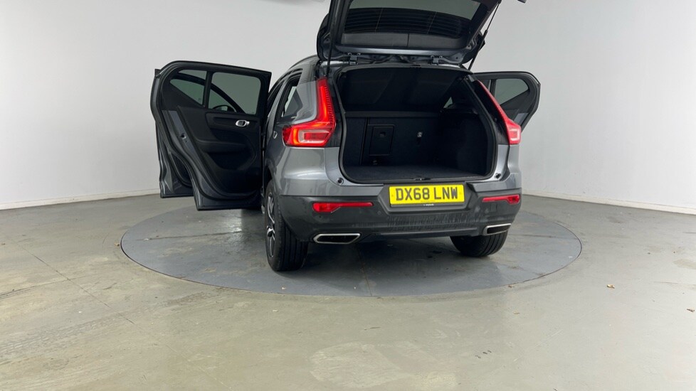 Used Volvo XC40 2018 for sale - 76023193: Photo 32