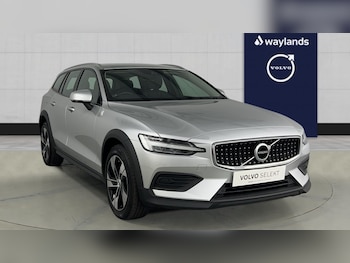 Used Volvo V60 2021 for sale - 75603080: Photo