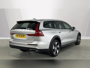 Used Volvo V60 2021 for sale - 75603080: Photo