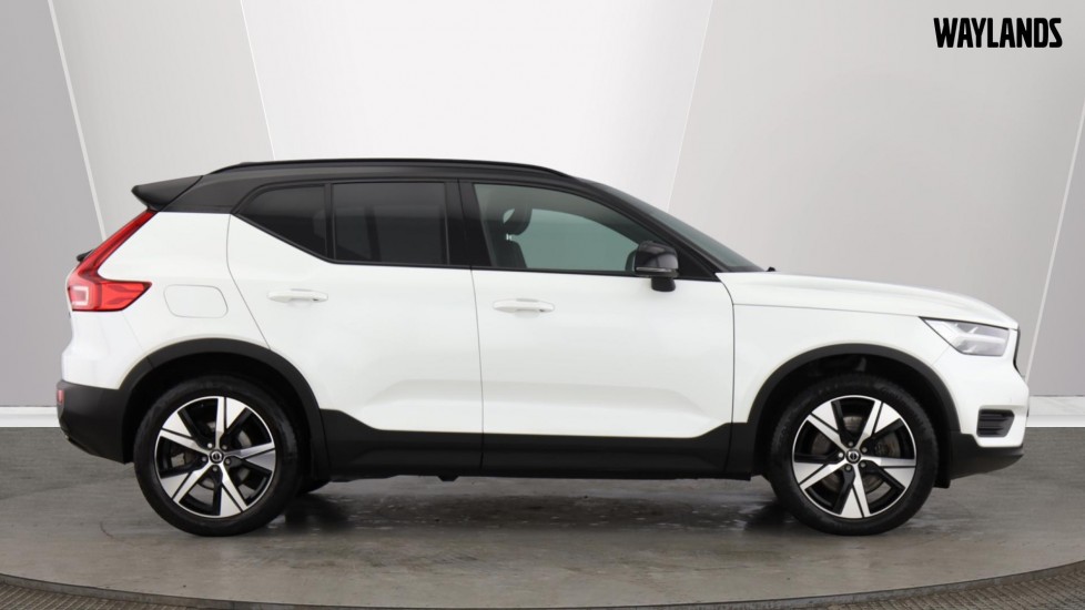 Used Volvo XC40 2021 for sale - 78061496: Photo 2