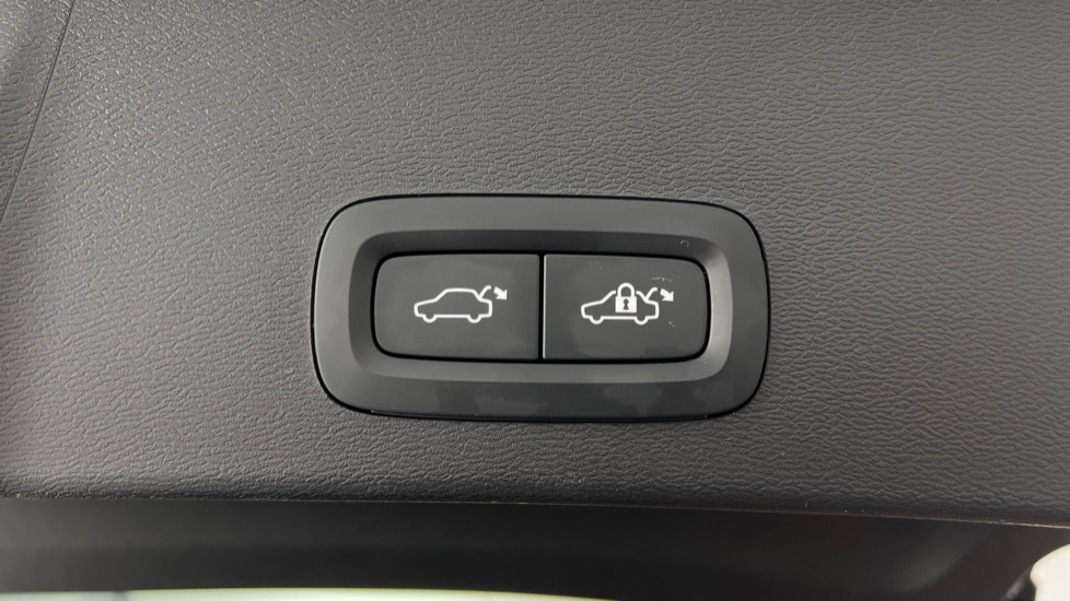 Used Volvo XC40 2023 for sale - 76804034: Photo 44