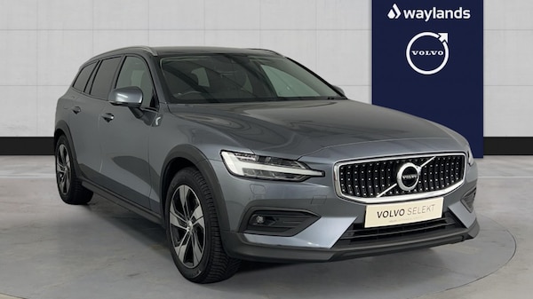 Used Volvo V60 2019 for sale - 76312311: Photo 1